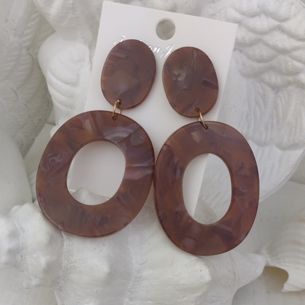 Stylish Brown Resin Tortoise Shell Like DBL Drop Hoop Earrings